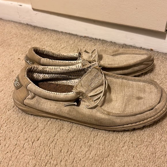 Men’s Hey Dudes Tan - Picture 4 of 4